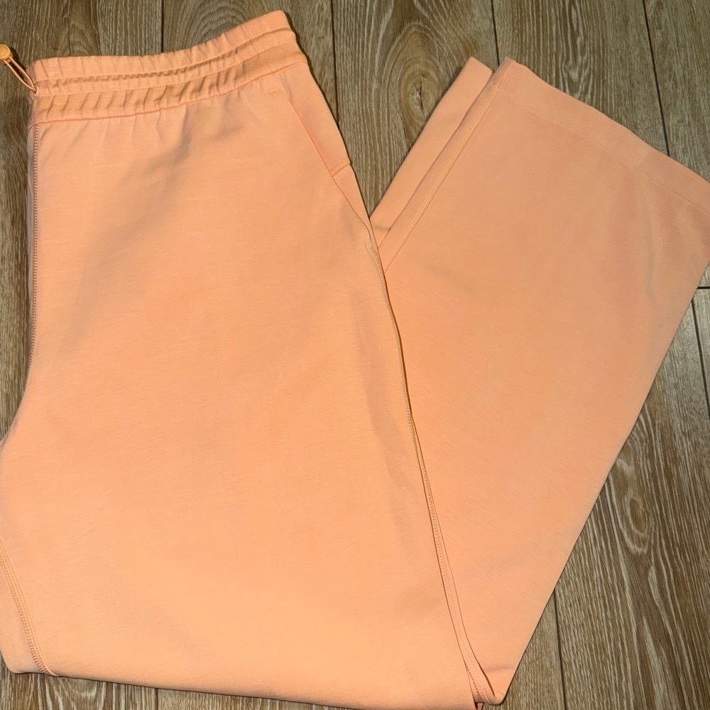 Lululemon Womans softstreme pants